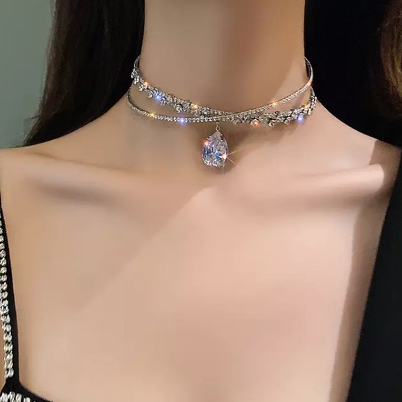 🌟 New! Luxury Big Drop Water Pendant Rhinestone Crystal Choker Necklace - Picture 4 of 4